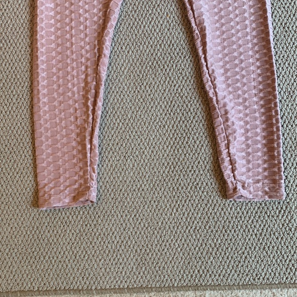 🌹(NWT) Hot Kiss • Peachy Pink Super Stretchy Ribbed Fashion Leggings - Picture 4 of 10